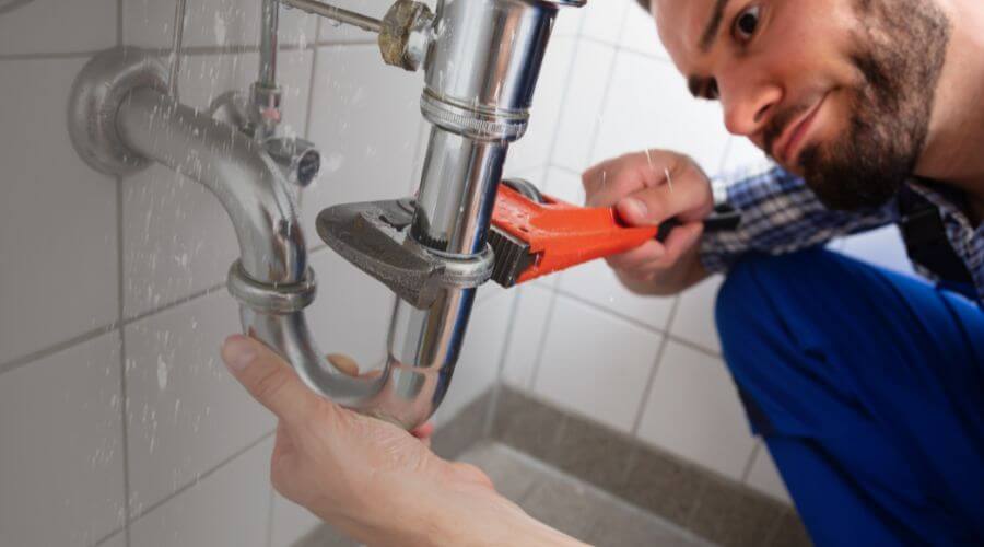 Professional emergency plumbing in Aredale, IA